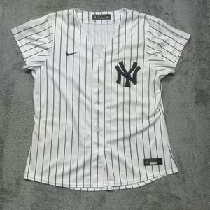Nike Women’s New York Yankees Aaron Judge Jersey